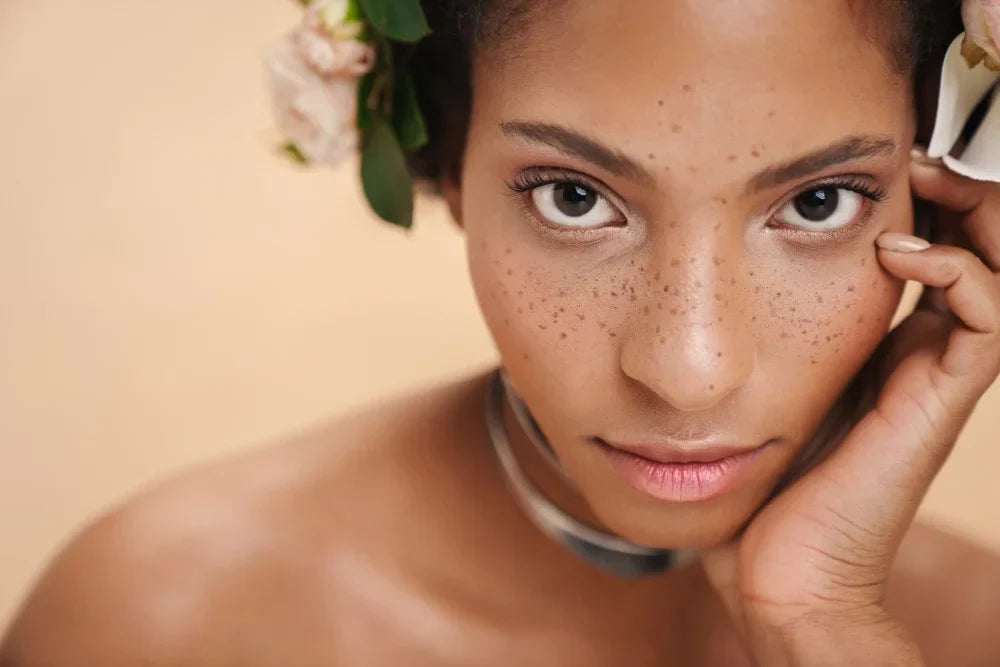 Anti-imperfections : faut-il choisir des actifs naturels ou synthétiques Image